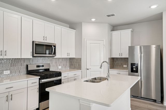 859 Wisteria Lane, Lavon, TX 75166