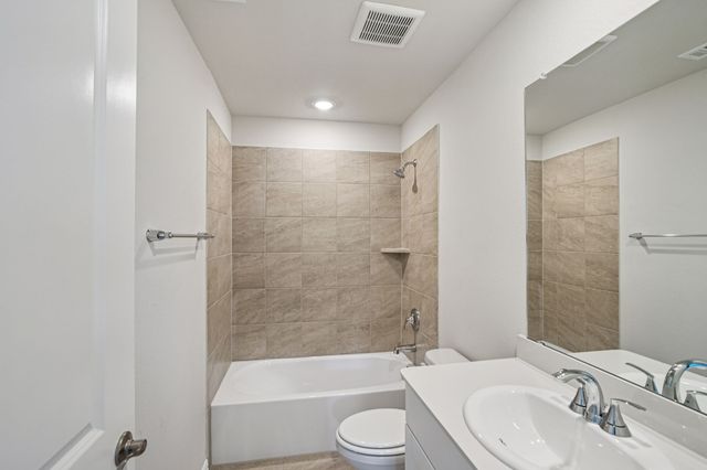 859 Wisteria Lane, Lavon, TX 75166