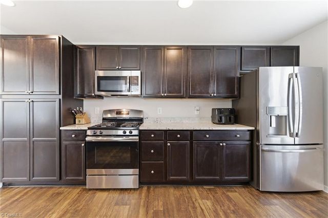 111 Covington Cove Court, Kernersville, NC 27284