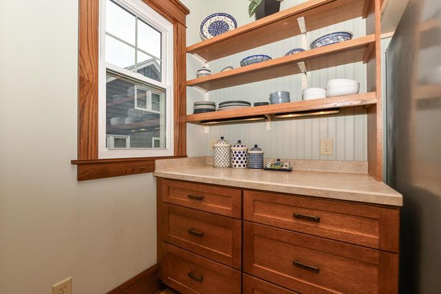 1802 N 72nd STREET, Wauwatosa, WI 53213