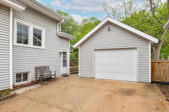 1802 N 72nd STREET, Wauwatosa, WI 53213