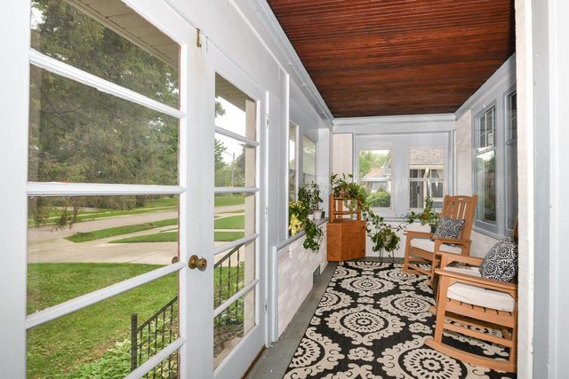 1802 N 72nd STREET, Wauwatosa, WI 53213