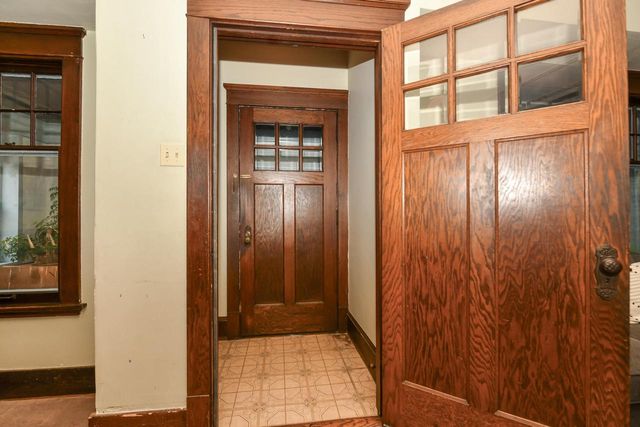 1802 N 72nd STREET, Wauwatosa, WI 53213