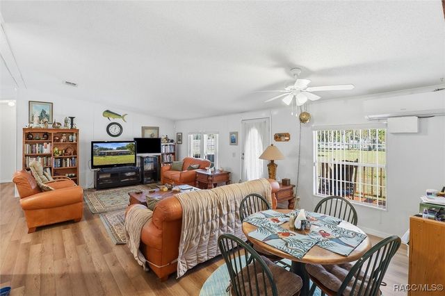 1598 S Iroquois Avenue, Homosassa, FL 34448