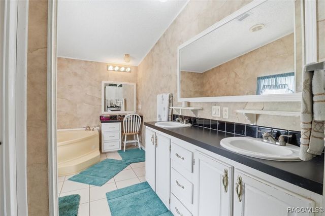 1598 S Iroquois Avenue, Homosassa, FL 34448