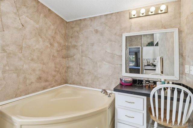 1598 S Iroquois Avenue, Homosassa, FL 34448