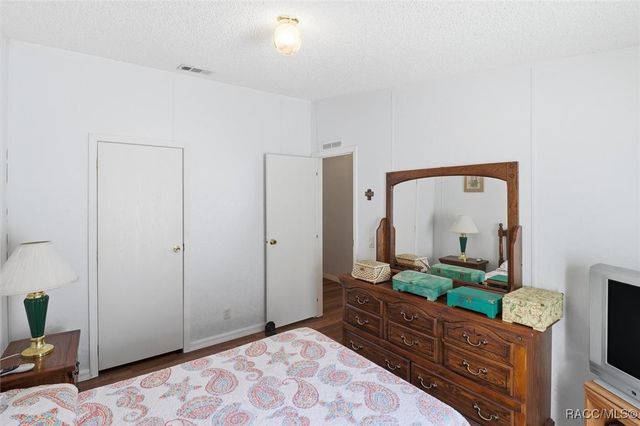 1598 S Iroquois Avenue, Homosassa, FL 34448