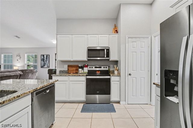 1109 NW 12th LN, Cape Coral, FL 33993