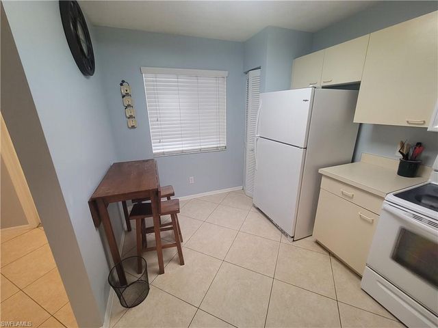 7731 Jewel LN 204, Naples, FL 34109