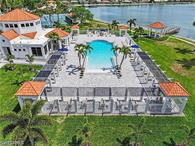 7731 Jewel LN 204, Naples, FL 34109