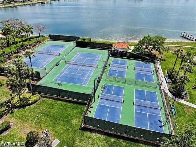 7731 Jewel LN 204, Naples, FL 34109