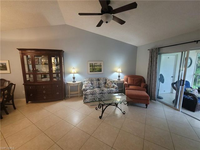 7731 Jewel LN 204, Naples, FL 34109