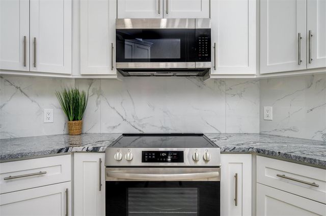 9915 HERMOSILLO DRIVE, New Port Richey, FL 34655