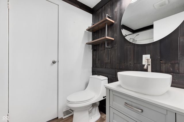 1445 Biloxi Lane, Beech Grove, IN 46107