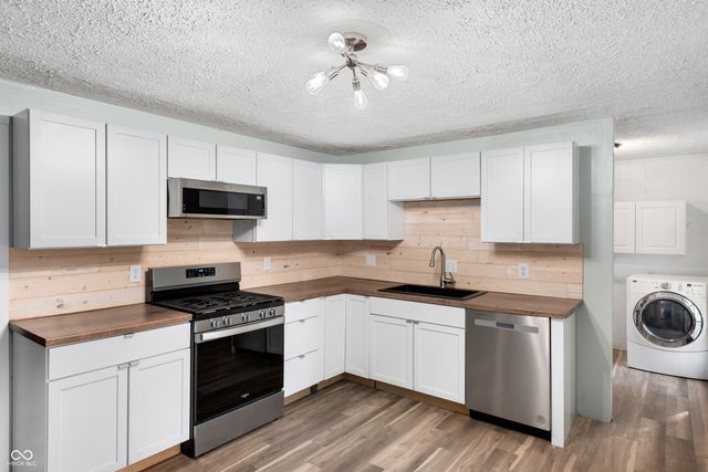 1445 Biloxi Lane, Beech Grove, IN 46107