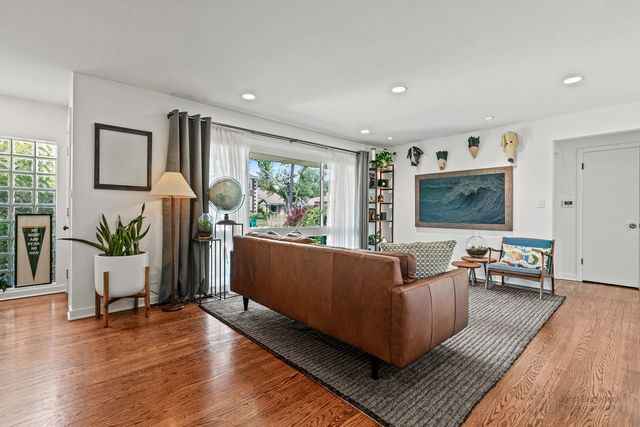 1921 Buckingham Avenue, Westchester, IL 60154