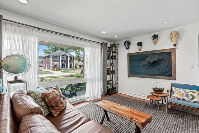 1921 Buckingham Avenue, Westchester, IL 60154