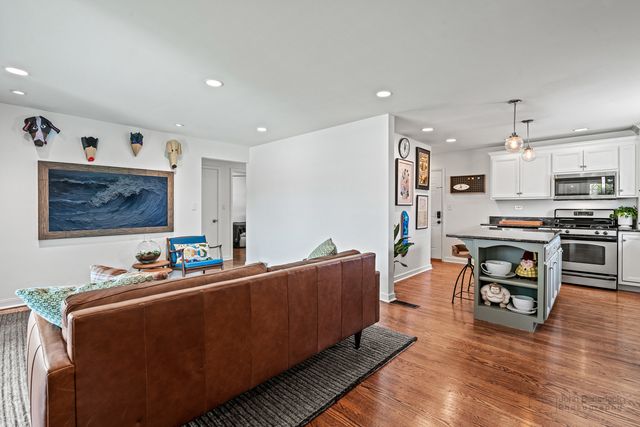 1921 Buckingham Avenue, Westchester, IL 60154