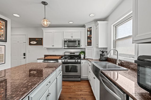 1921 Buckingham Avenue, Westchester, IL 60154