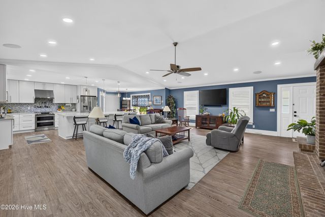 6700 Myrtle Grove Road, Wilmington, NC 28409