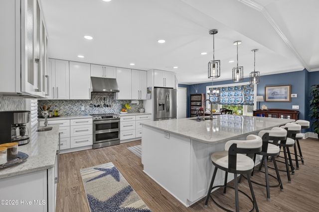6700 Myrtle Grove Road, Wilmington, NC 28409