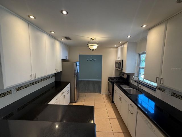 4214 NW 17TH AVENUE, Gainesville, FL 32605