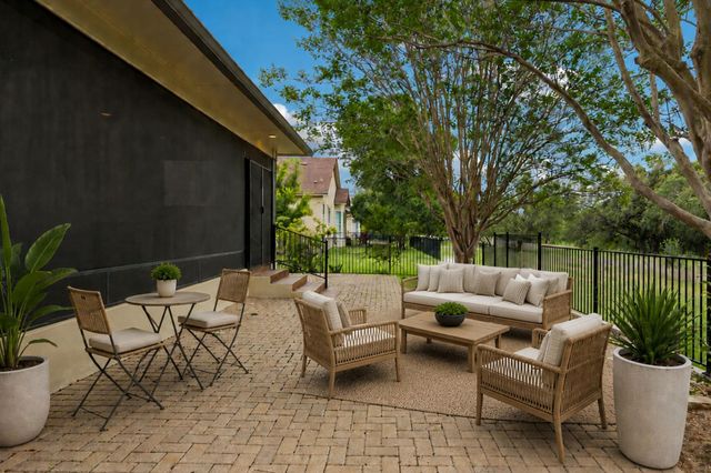 109 Crystal Springs DR, Georgetown, TX 78633