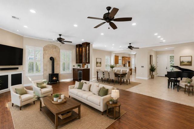 109 Crystal Springs DR, Georgetown, TX 78633