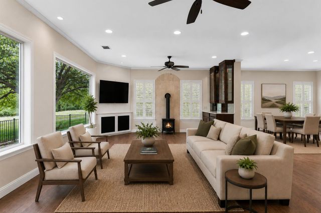 109 Crystal Springs DR, Georgetown, TX 78633