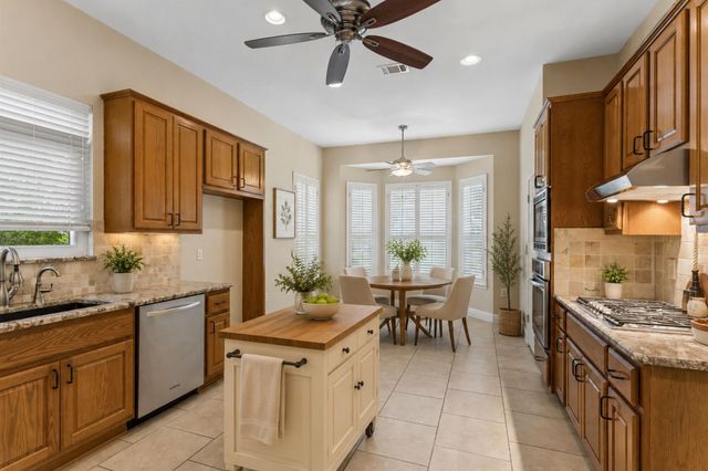 109 Crystal Springs DR, Georgetown, TX 78633