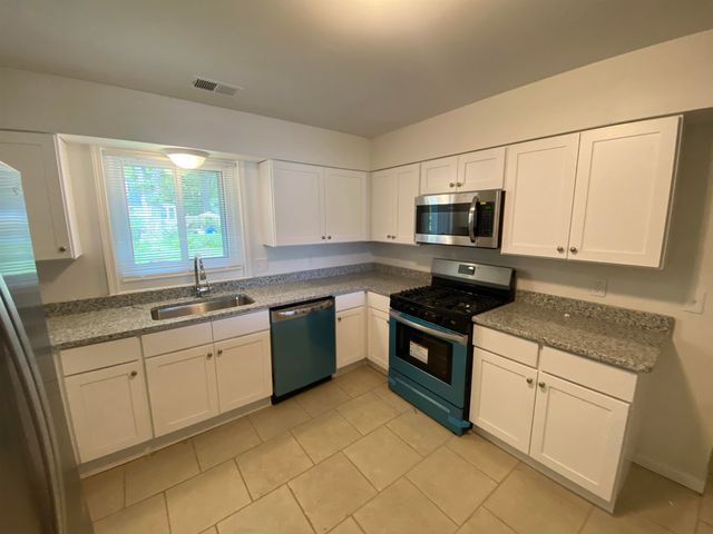 20640 Westhaven Avenue, Southfield, MI 48075
