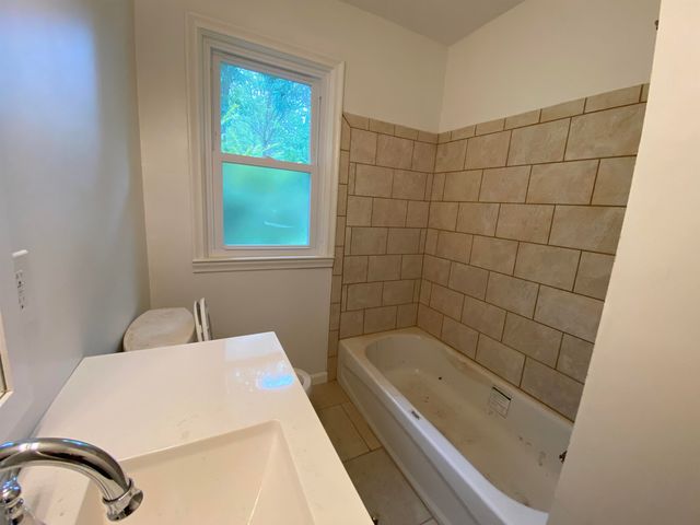 20640 Westhaven Avenue, Southfield, MI 48075