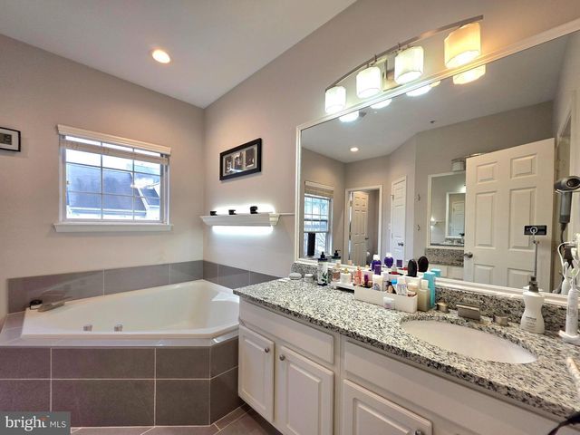 5300 ARAPAHO LN, Alexandria, VA 22312