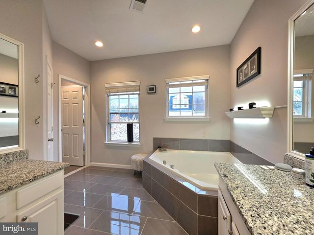 5300 ARAPAHO LN, Alexandria, VA 22312