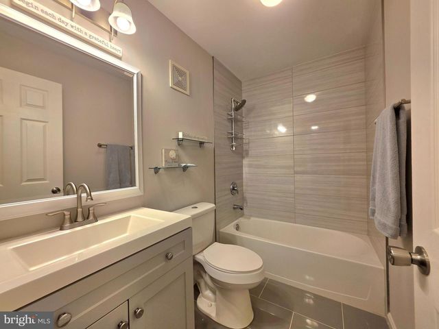 5300 ARAPAHO LN, Alexandria, VA 22312