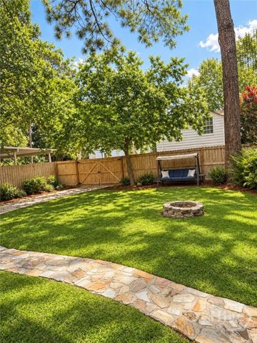 410 E 56th Street, Savannah, GA 31405