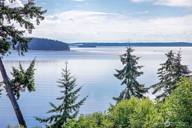 209 Old Oak Bay Road, Port Hadlock, WA 98368