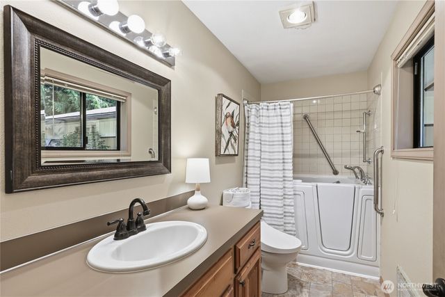 209 Old Oak Bay Road, Port Hadlock, WA 98368