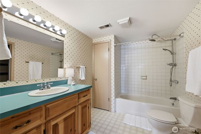 209 Old Oak Bay Road, Port Hadlock, WA 98368