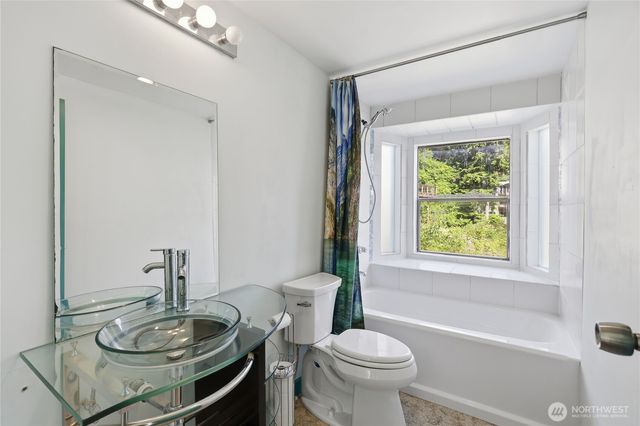 209 Old Oak Bay Road, Port Hadlock, WA 98368