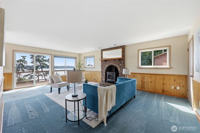 209 Old Oak Bay Road, Port Hadlock, WA 98368