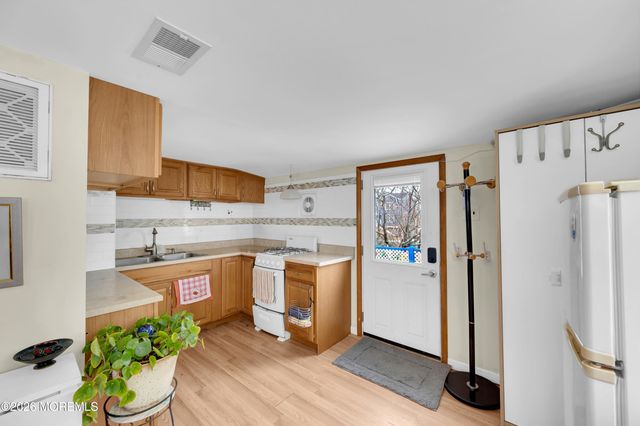 3 Mea Lane, Long Beach Twp, NJ 08008