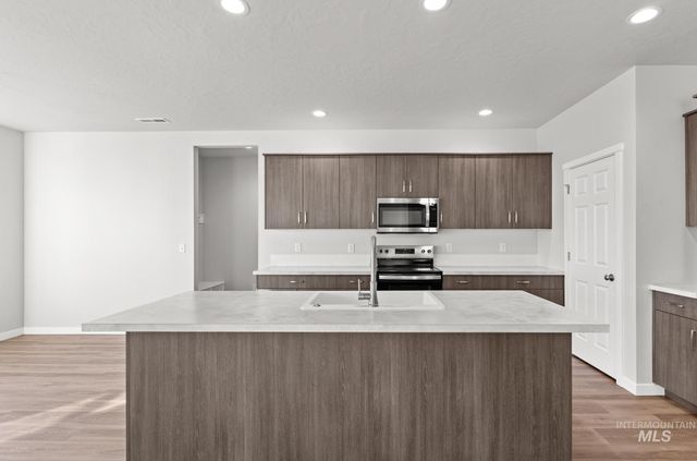 13713 Judson St, Caldwell, ID 83607