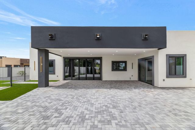 5927 E North Lane, Paradise Valley, AZ 85253