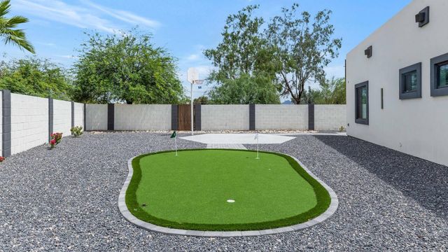 5927 E North Lane, Paradise Valley, AZ 85253