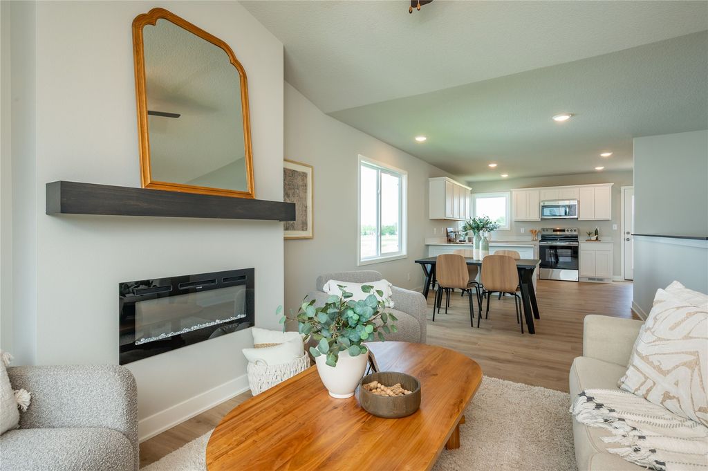 25127 Bluebird Circle, Adel, IA 50003
