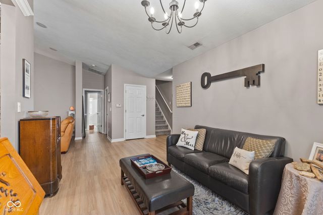 5881 Lost Oaks Drive, Carmel, IN 46033