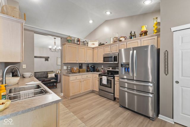 5881 Lost Oaks Drive, Carmel, IN 46033