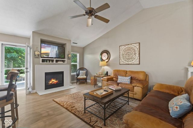 5881 Lost Oaks Drive, Carmel, IN 46033