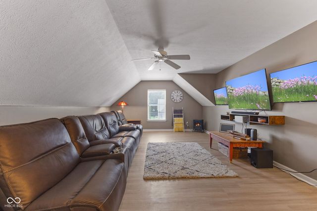 5881 Lost Oaks Drive, Carmel, IN 46033